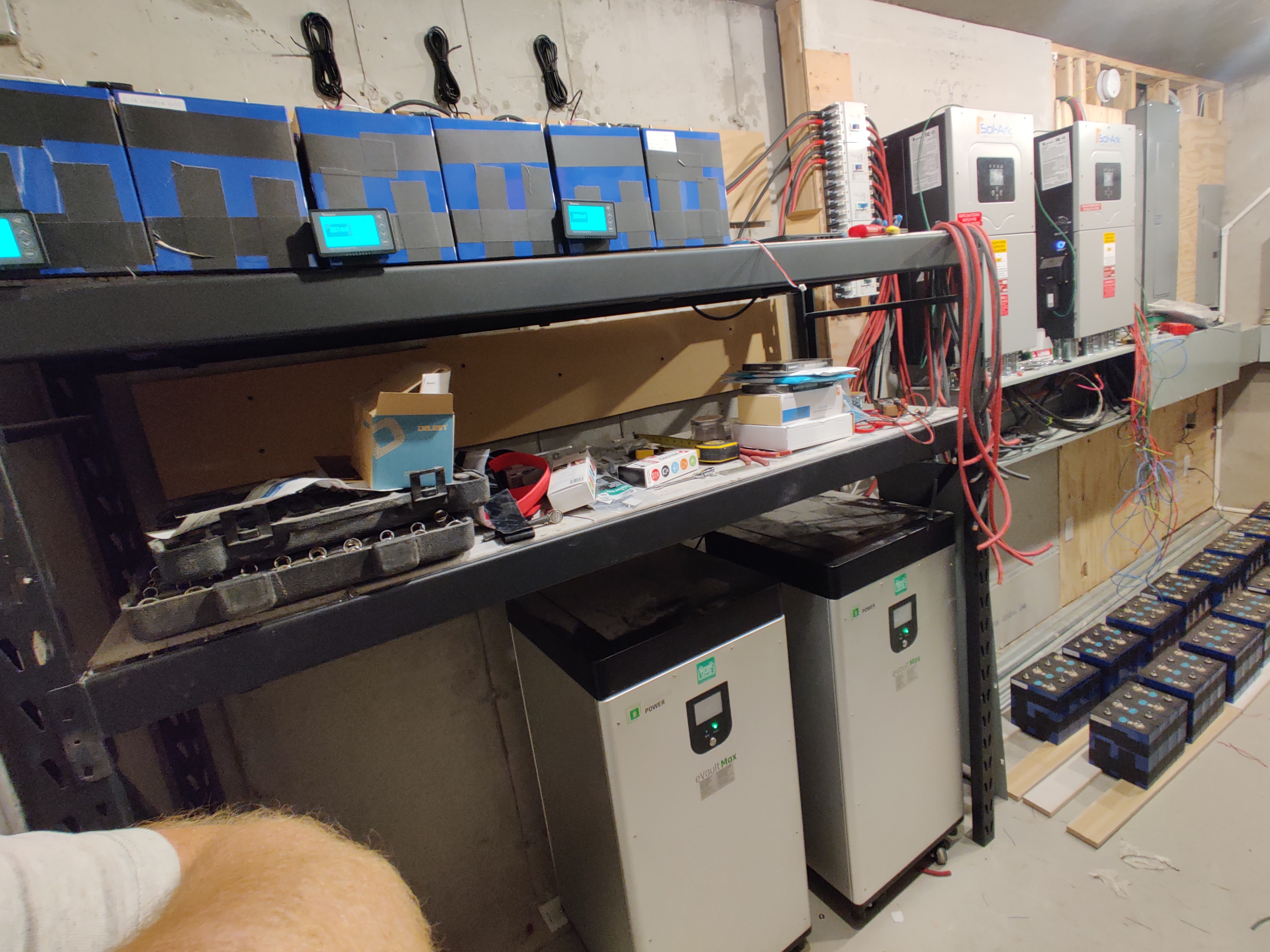 Off-grid electrical installation